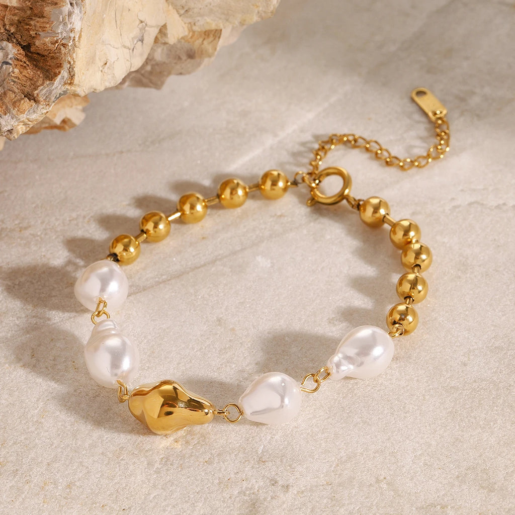Kika Minimalist Dainty Pearl Bracelet