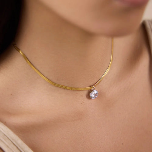 Kika Classic Oval Zircon Pendant Necklace
