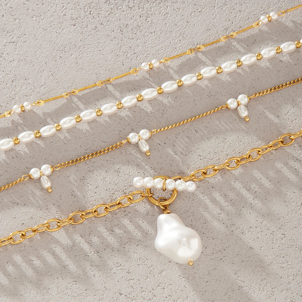 KIKA Elegant Imitation Pearl Necklace Minimalist 18K Gold PVD Plated Stainless Steel 316L