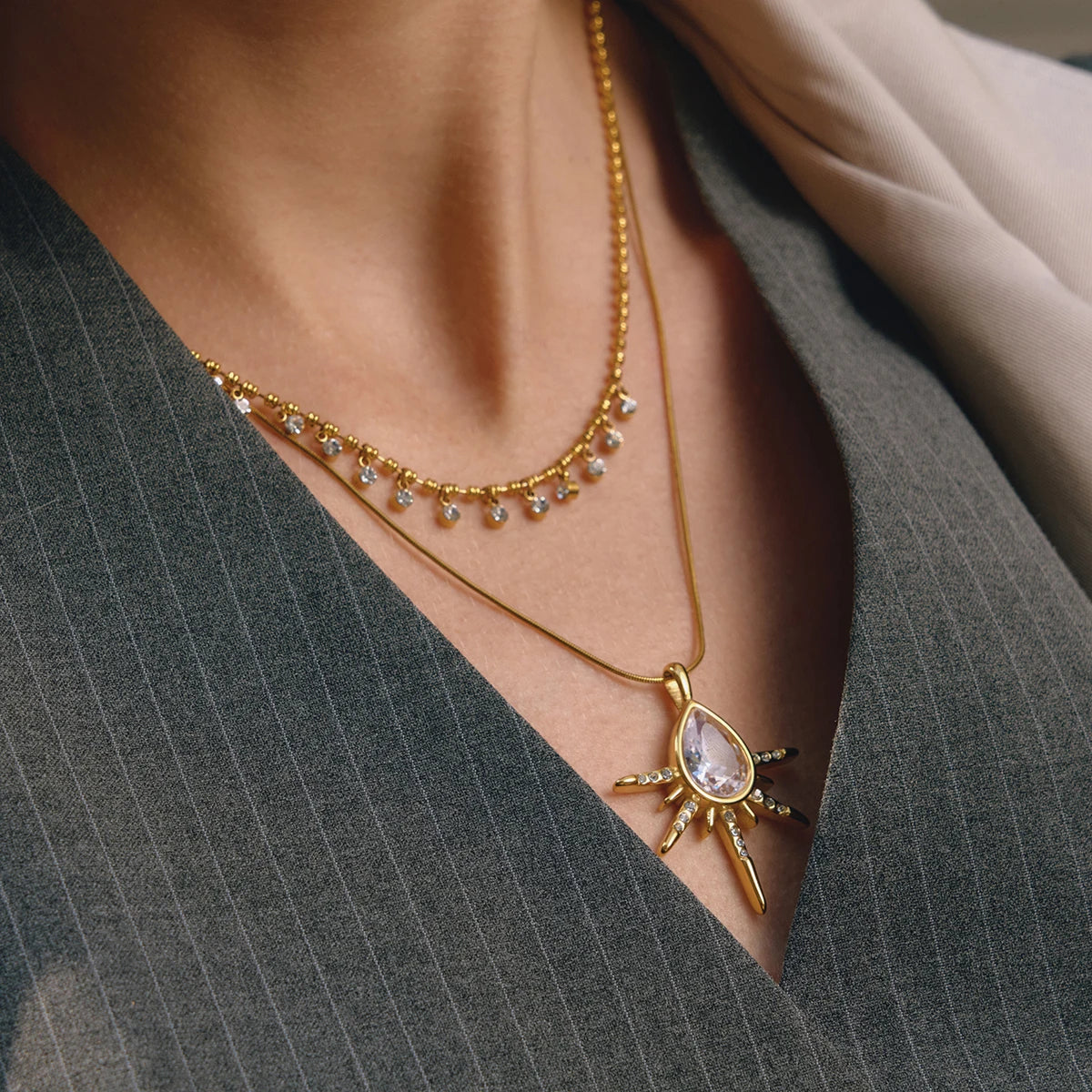 Kika White Drop-Shaped Zircon Star Pendant With Snake Bone Chain