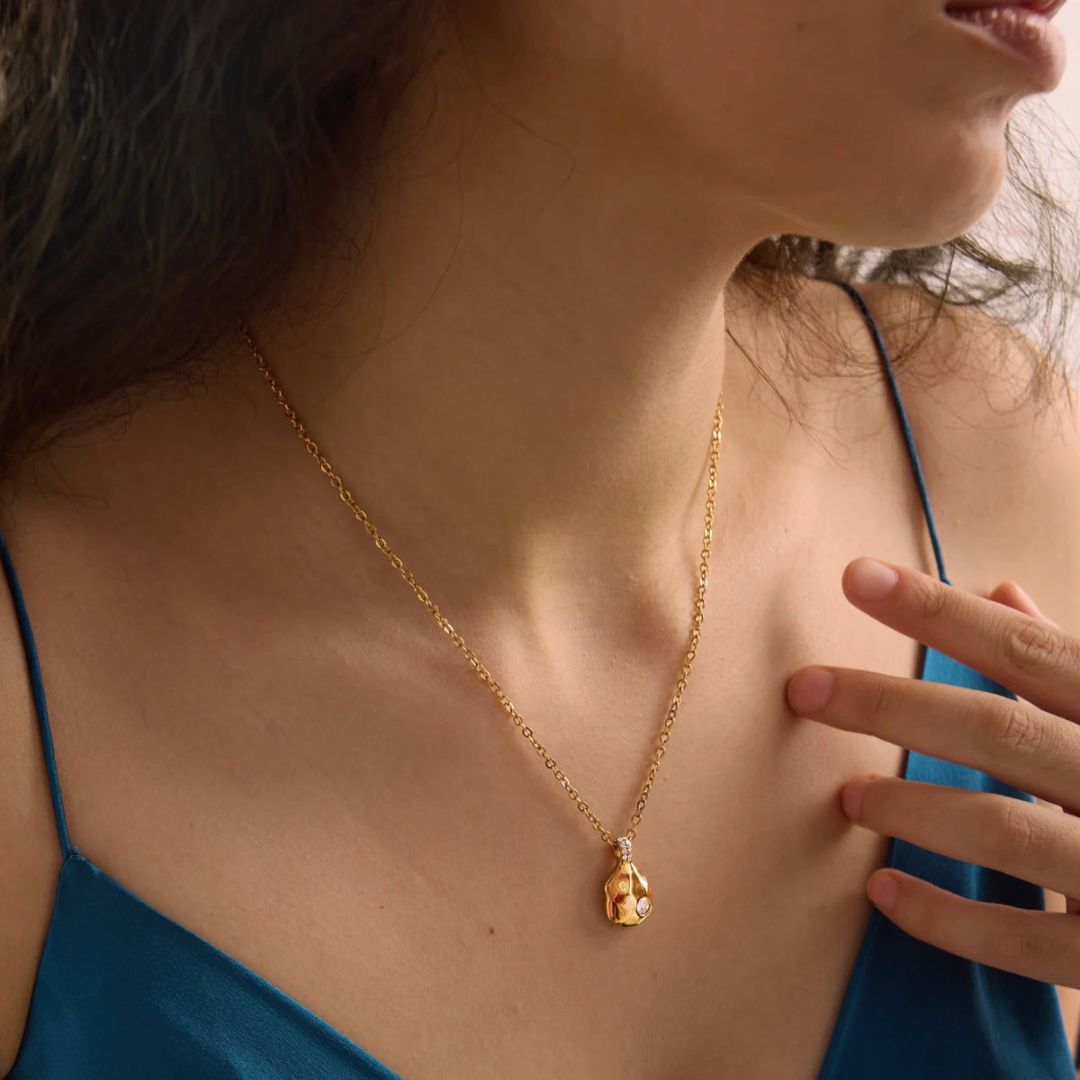 KIKA Glass Stone Crystal Geometric Pendant Necklace 18K Gold Plated Stainless Steel Necklace 316L