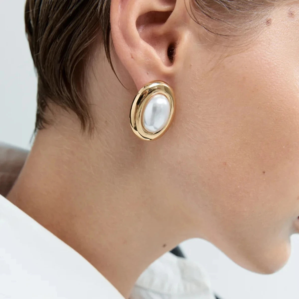 Kika Vintage 18K Gold Color Plated Stainless Steel Oval Pearl Waterproof Ear Studs