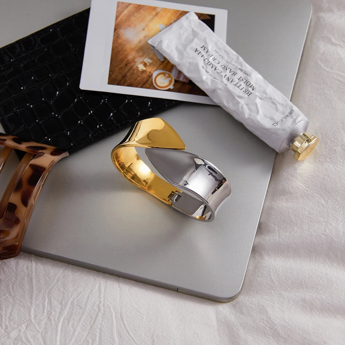 Kika Minimalist Dual Color Light Surface Adjustable Spring Bracelet