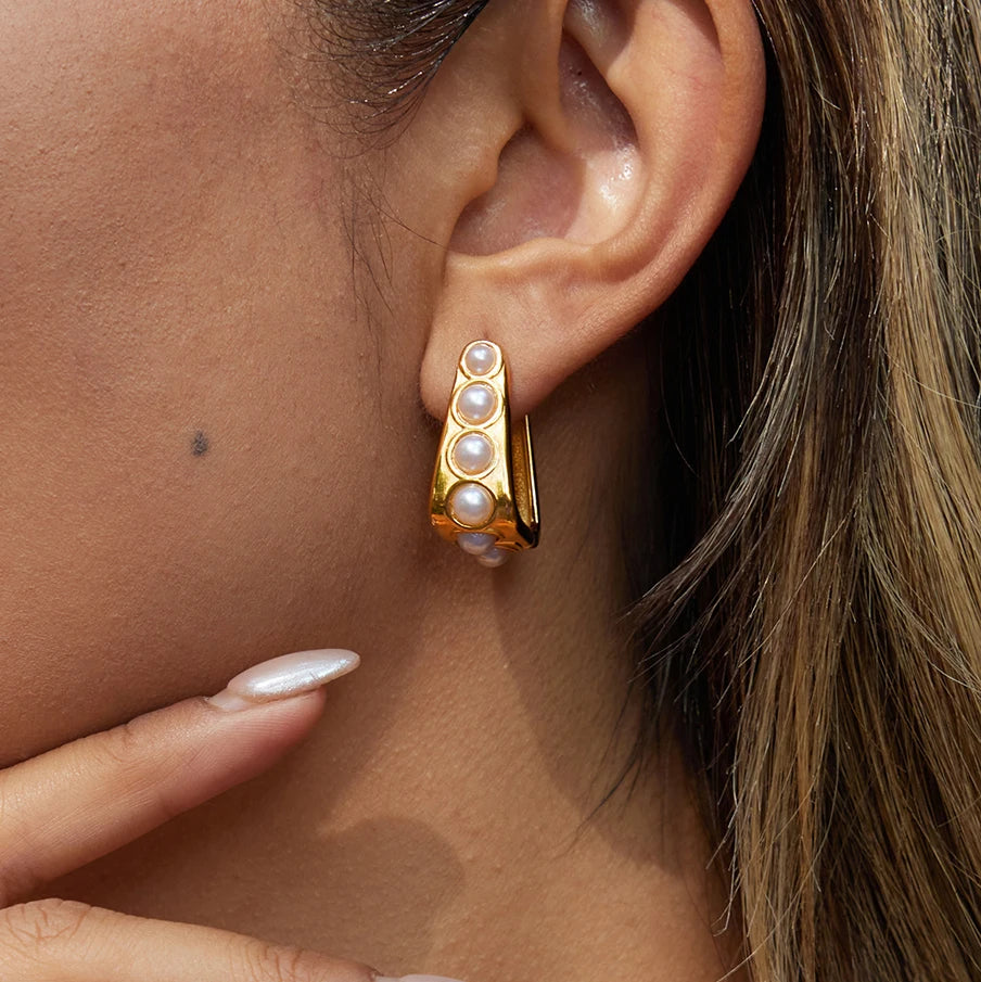 Lady pearl U-shaped earrings