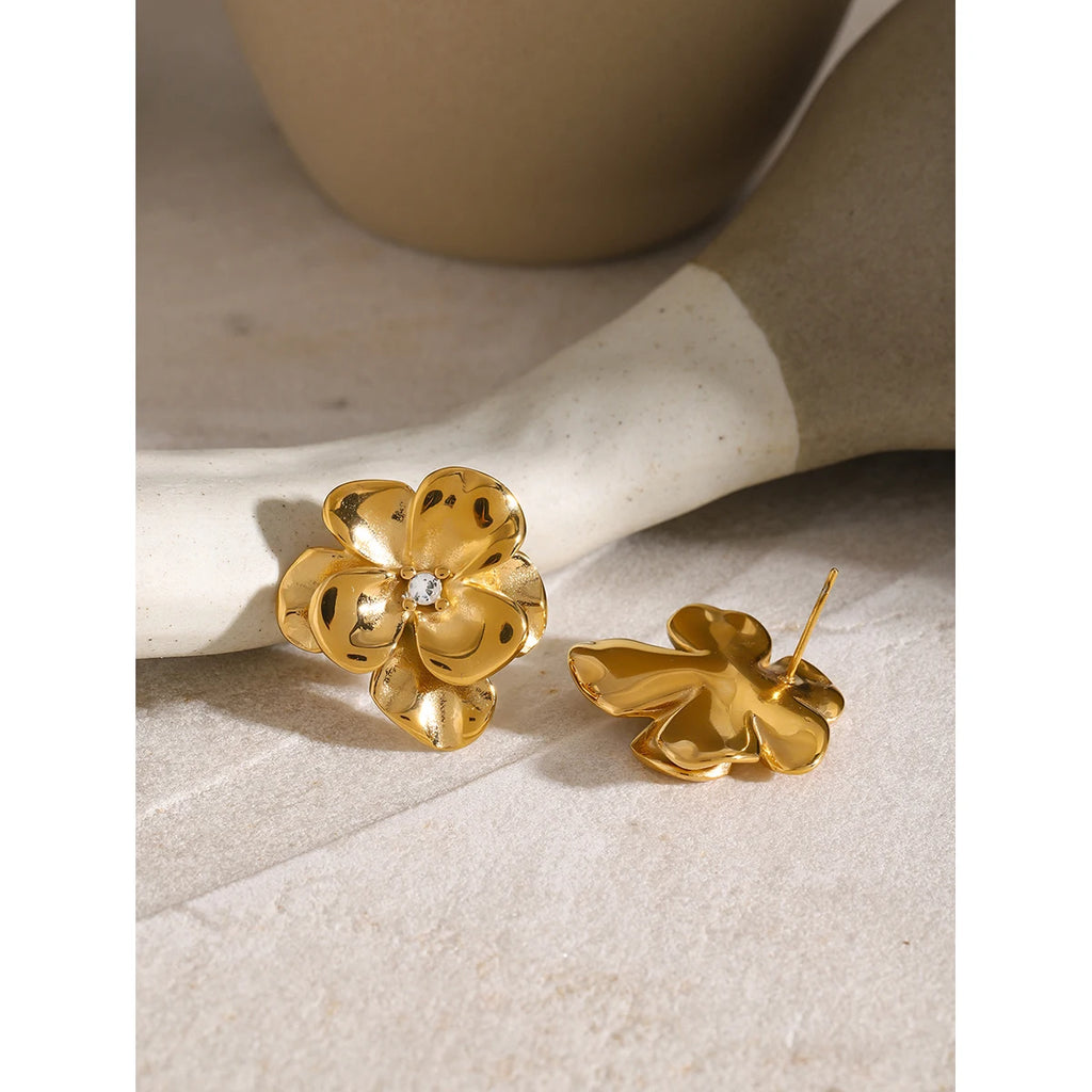 Kika Flower Glossy Charm Stud Earrings Exquisite Ear