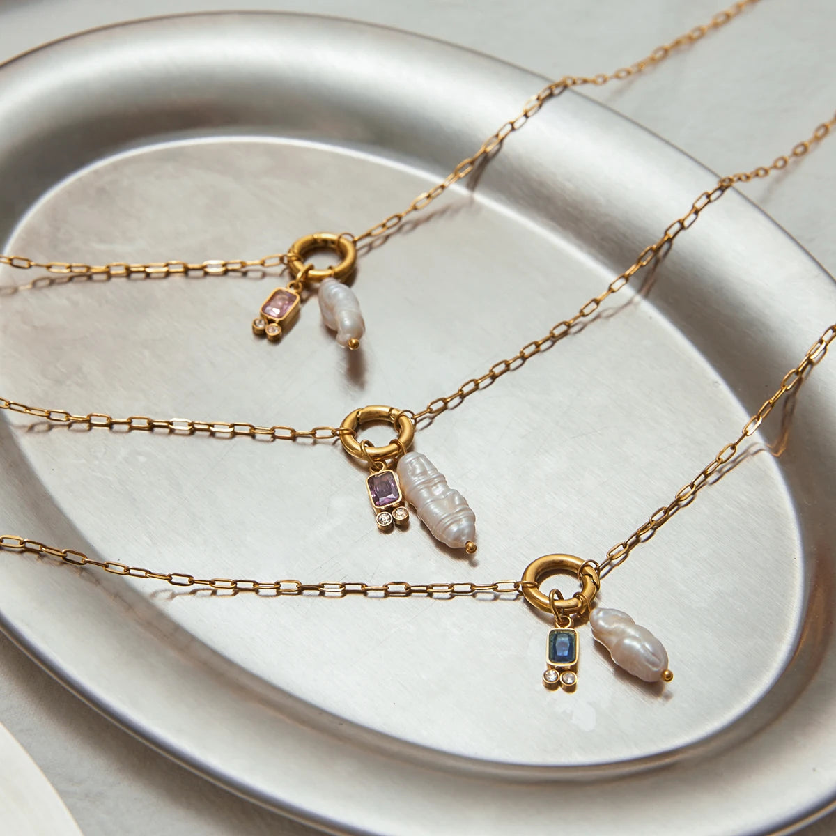 Kika Fashion Minimalist Freshwater Pearl Pendant Necklace