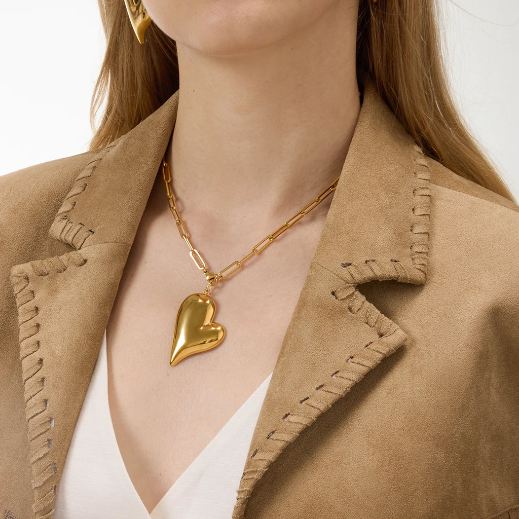 Kika Ribbed Heart Shaped Pendant Necklace