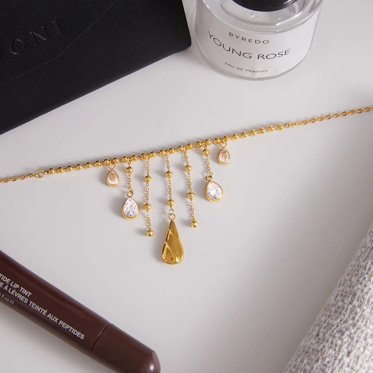 Kika Vintage Drop-Shaped Zircon Tassel Pendant O-Chain Necklace