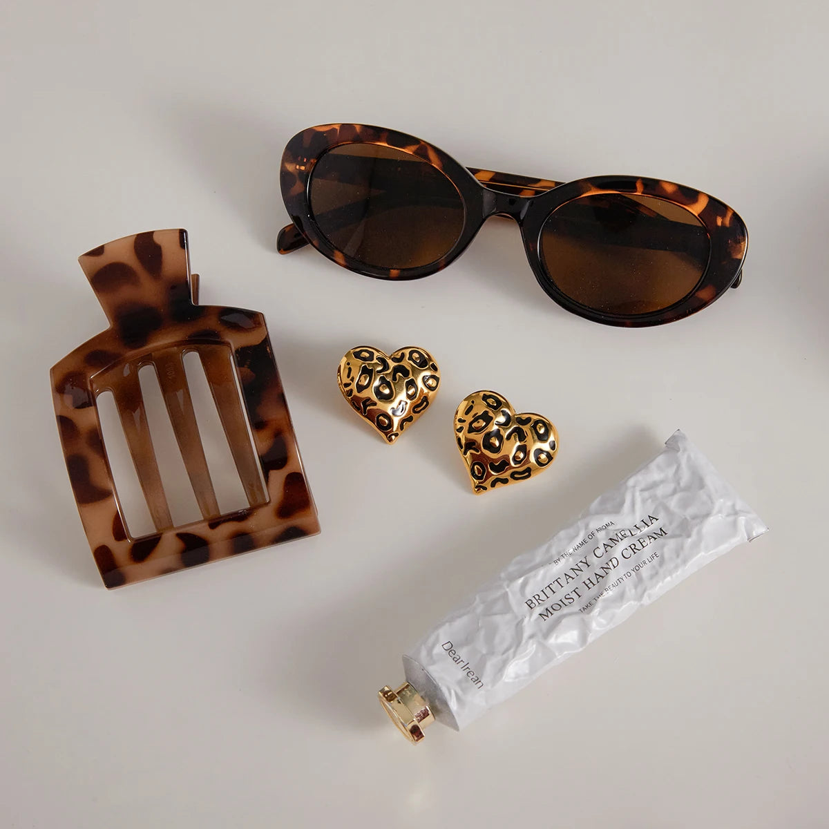 Kika Vintage Black Oil Drop Leopard Heart Ear Studs