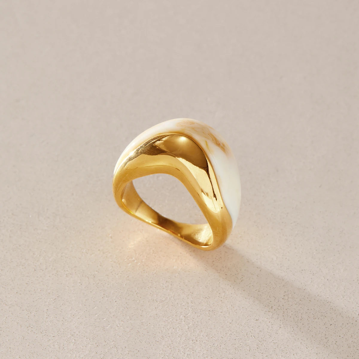 KIKA Vintage Chunky Wave Shape Resin Rings For Women Minimalist 18K Gold PVD Plated Stainless Steel 316L Rings Fashion Jewelry Gift