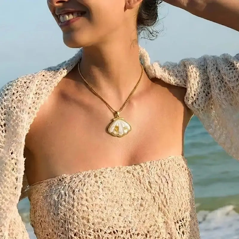 Kika Summer Beach Shell Starfish Pendant Necklace