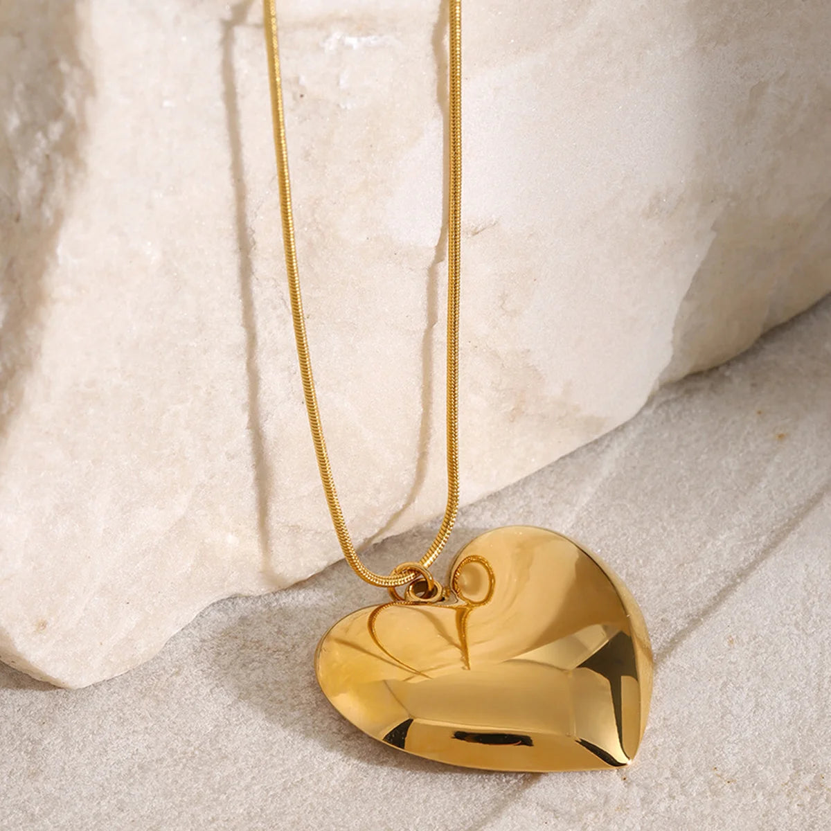 Simple Classic Heart Pendant Necklace