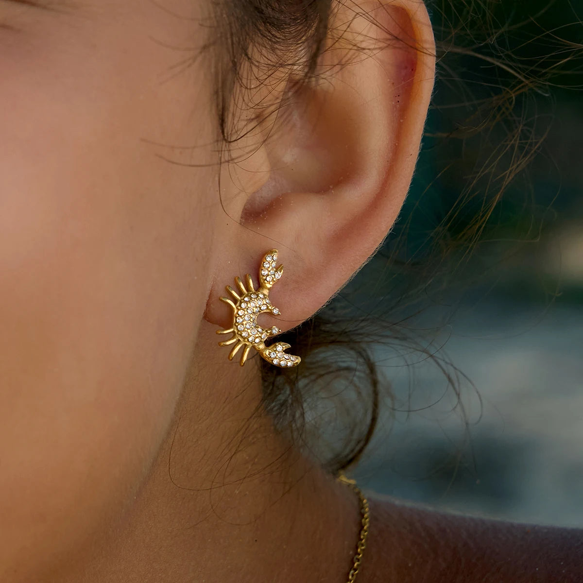 Kika Delicate Designer Style Crab O-Chain Necklace