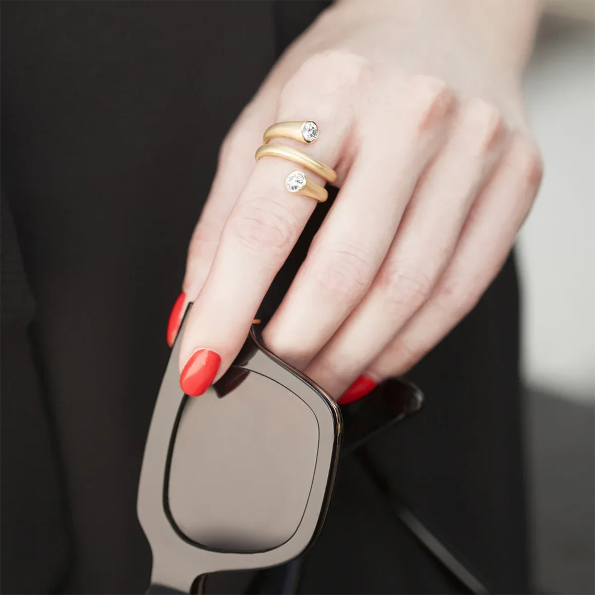 Kika Design Stainless Steel Whirl rhinestone Spotlight Ring