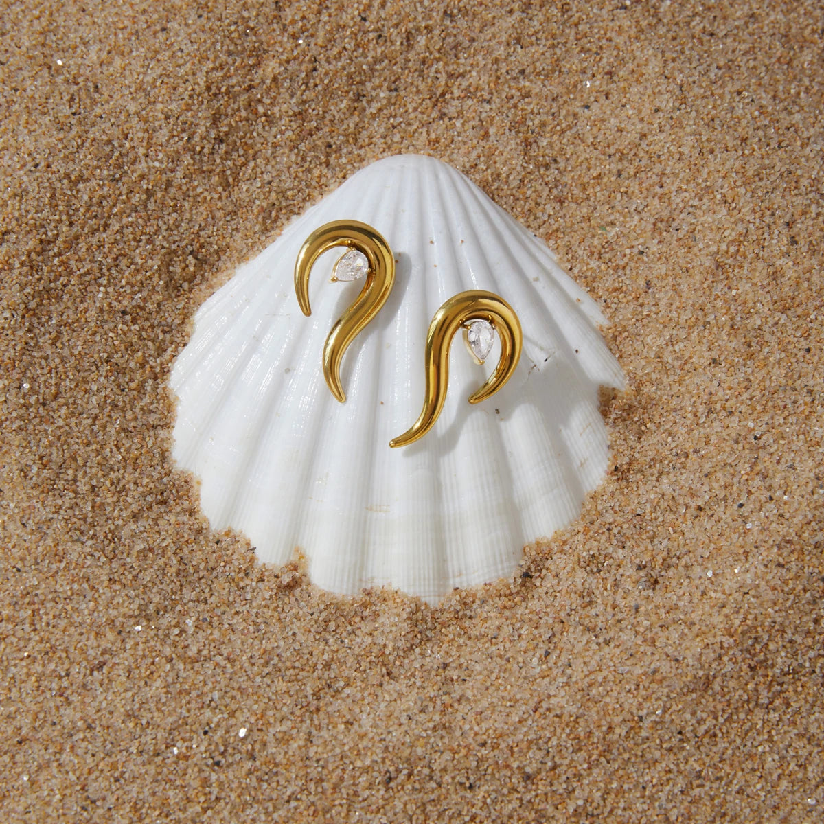 KIKA Delicate Wavy Lines Earrings  PVD Gold Plated Stainless Steel 316L