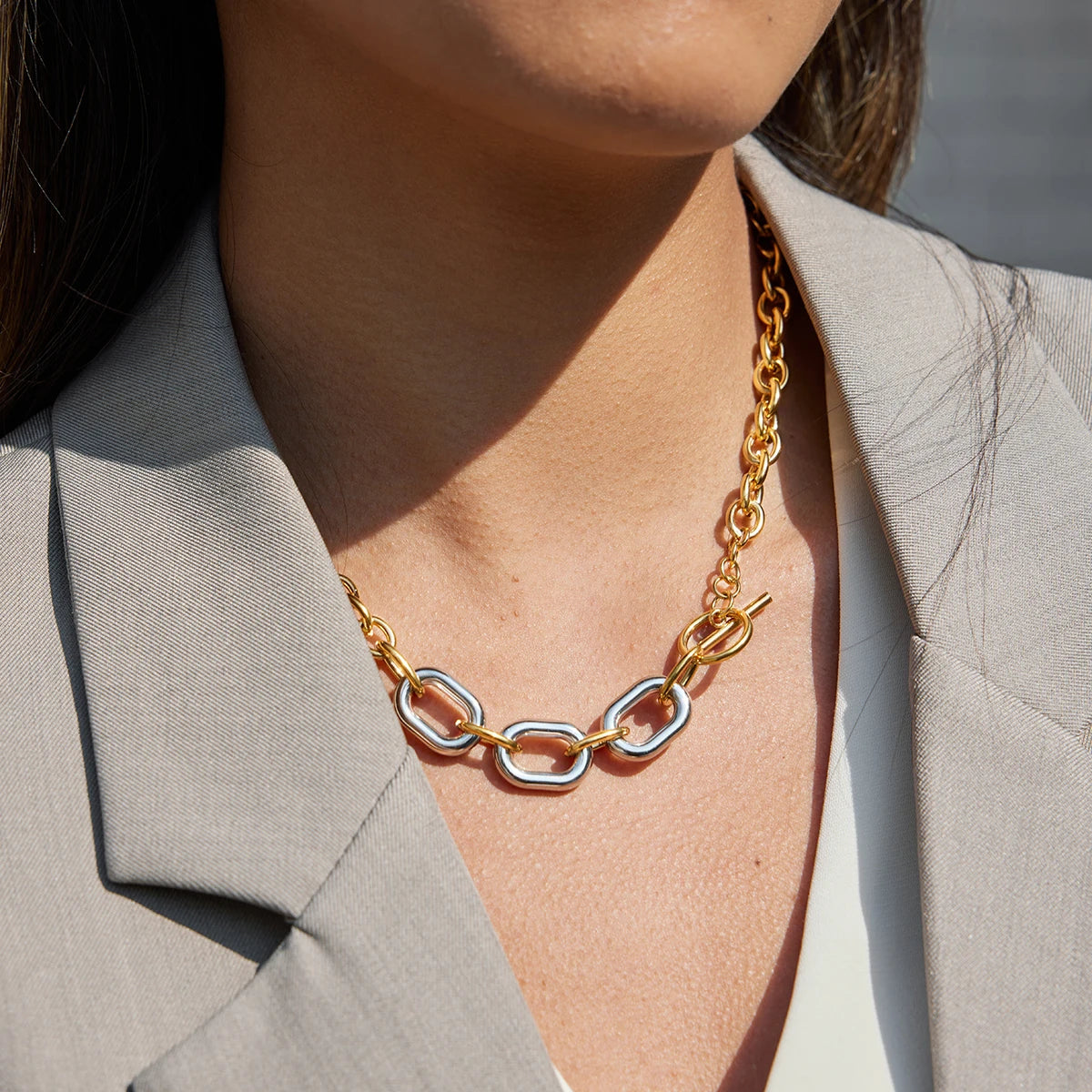 Kika Minimalist 18K Plated Gold And Silver Color Blocked Basic Chain Ot Buckle Necklace
