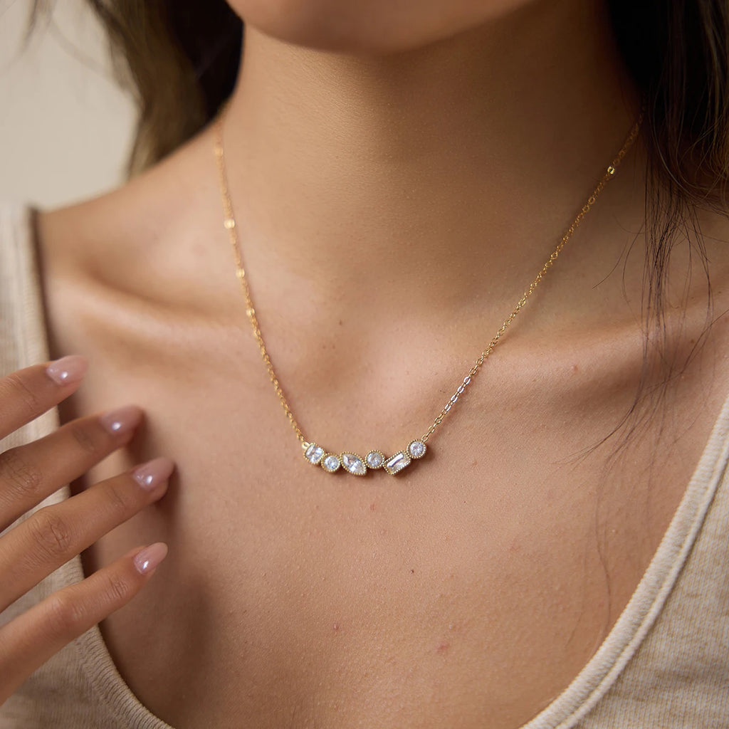 Kika Geometric Zircon Smile Shape Pendant Necklace