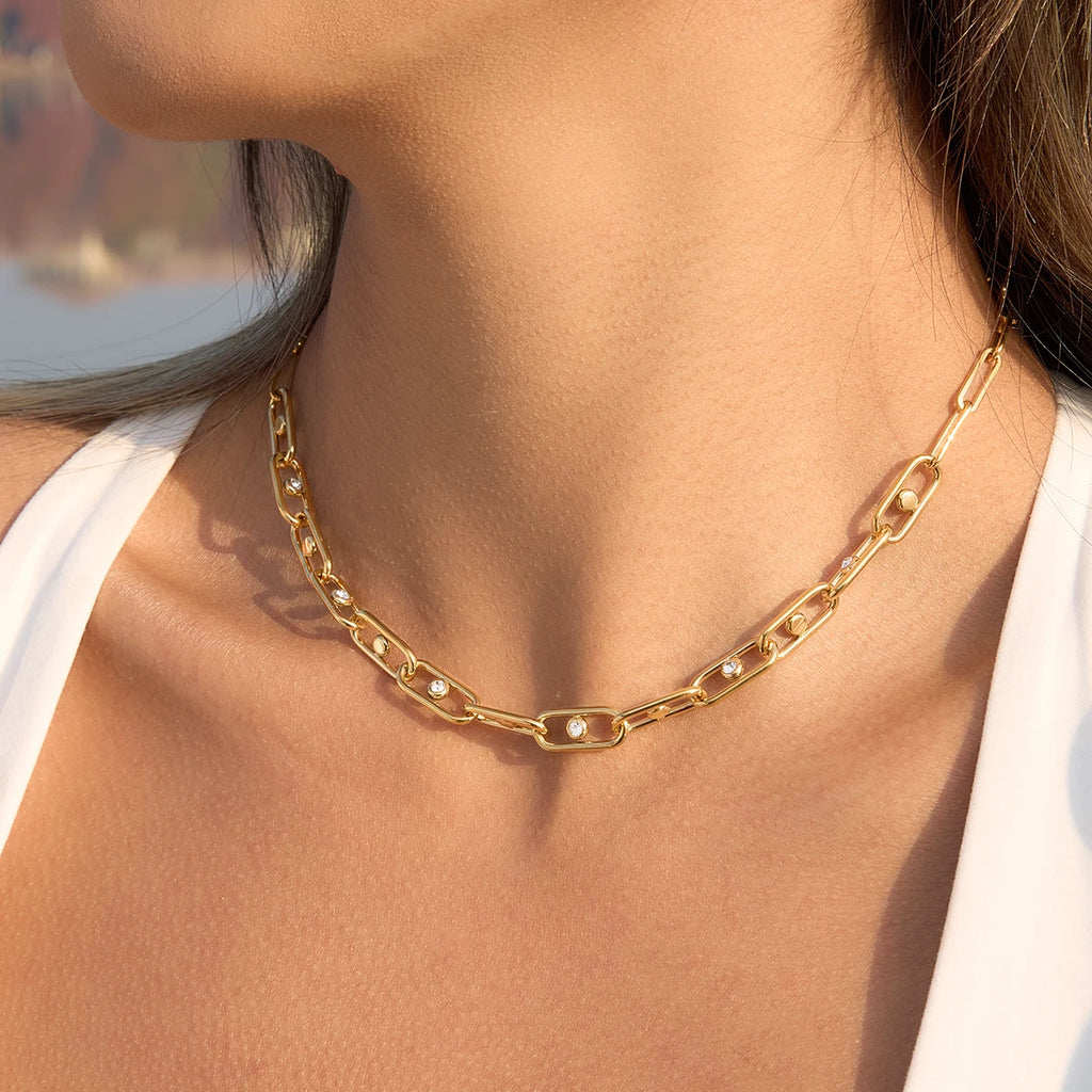 Hollow-Out Paperclip Chain Necklace With Green Rhinestones
