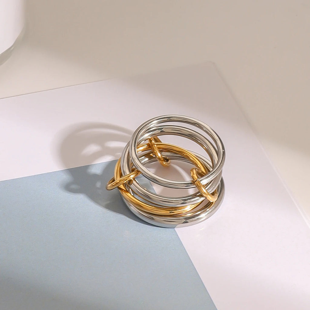 Linking rings interlocking