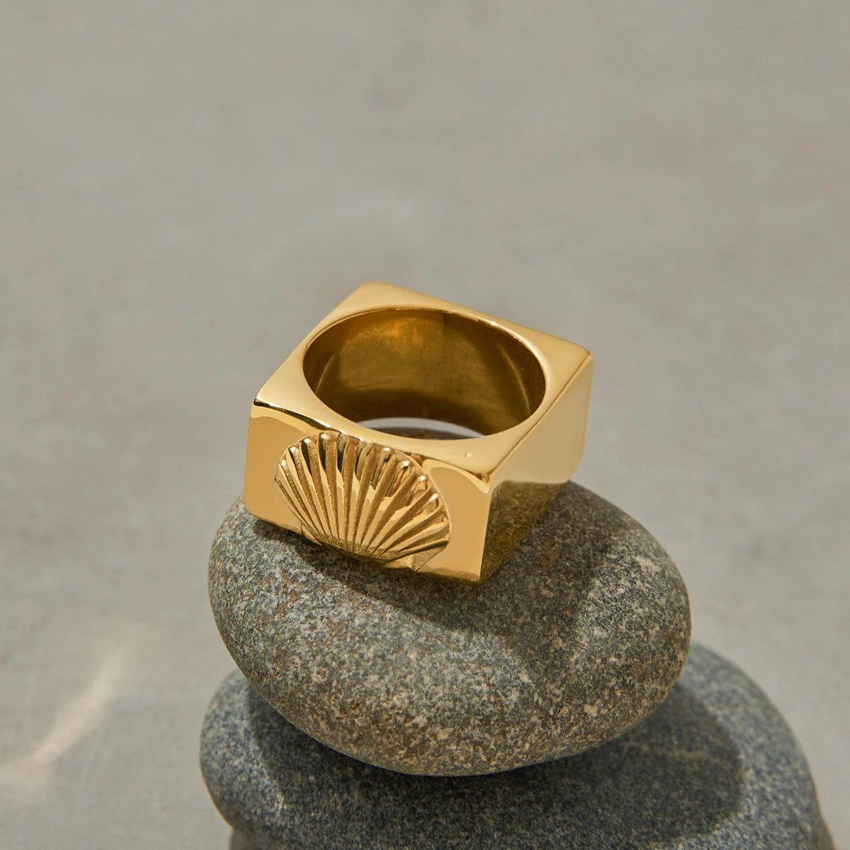 KIKA Minimalist Threaded Shell Square Ring PVD  Plated Stainless Steel 316L