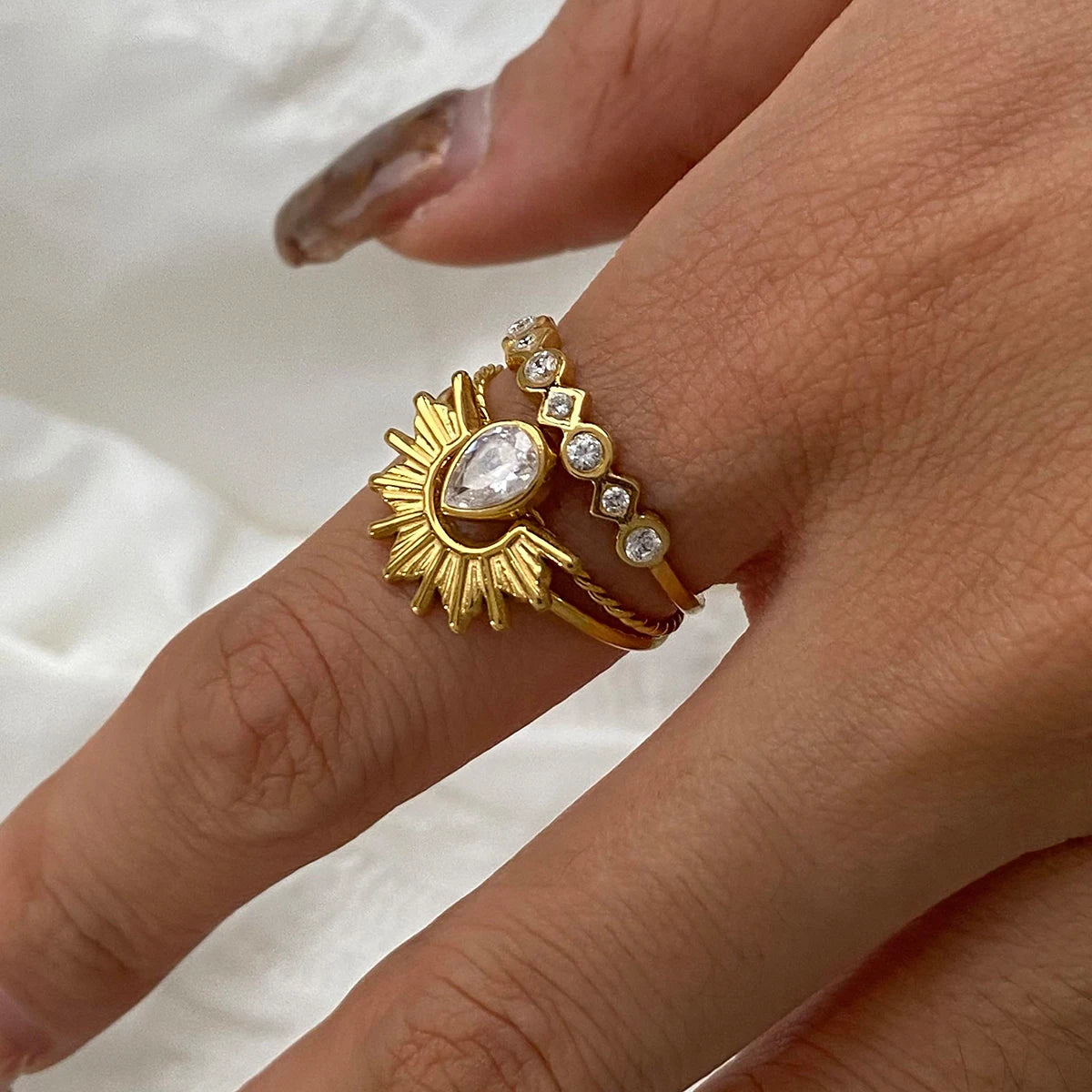Kika Minimalist Zircon Ribbed Flower Stackable Ring