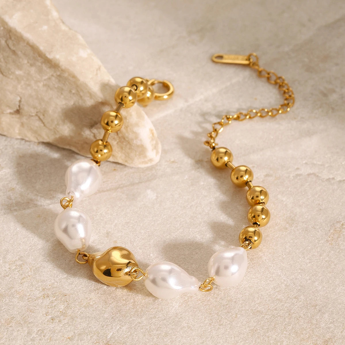 Kika Minimalist Dainty Pearl Bracelet