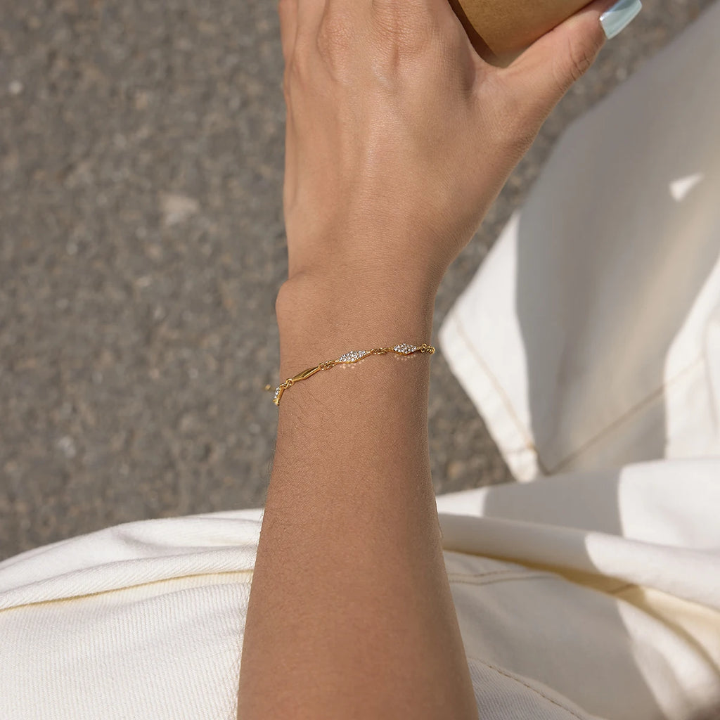Kika Delicate Geometric White Rhinestones Bracelet