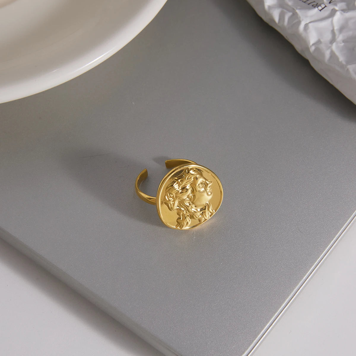 Kika Vintage Portrait Open Rings