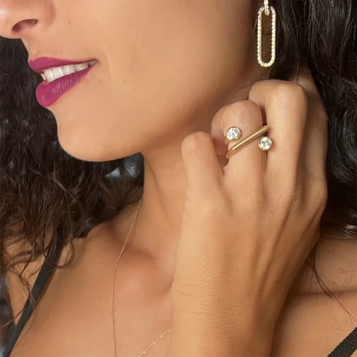 Kika Design Stainless Steel Whirl rhinestone Spotlight Ring