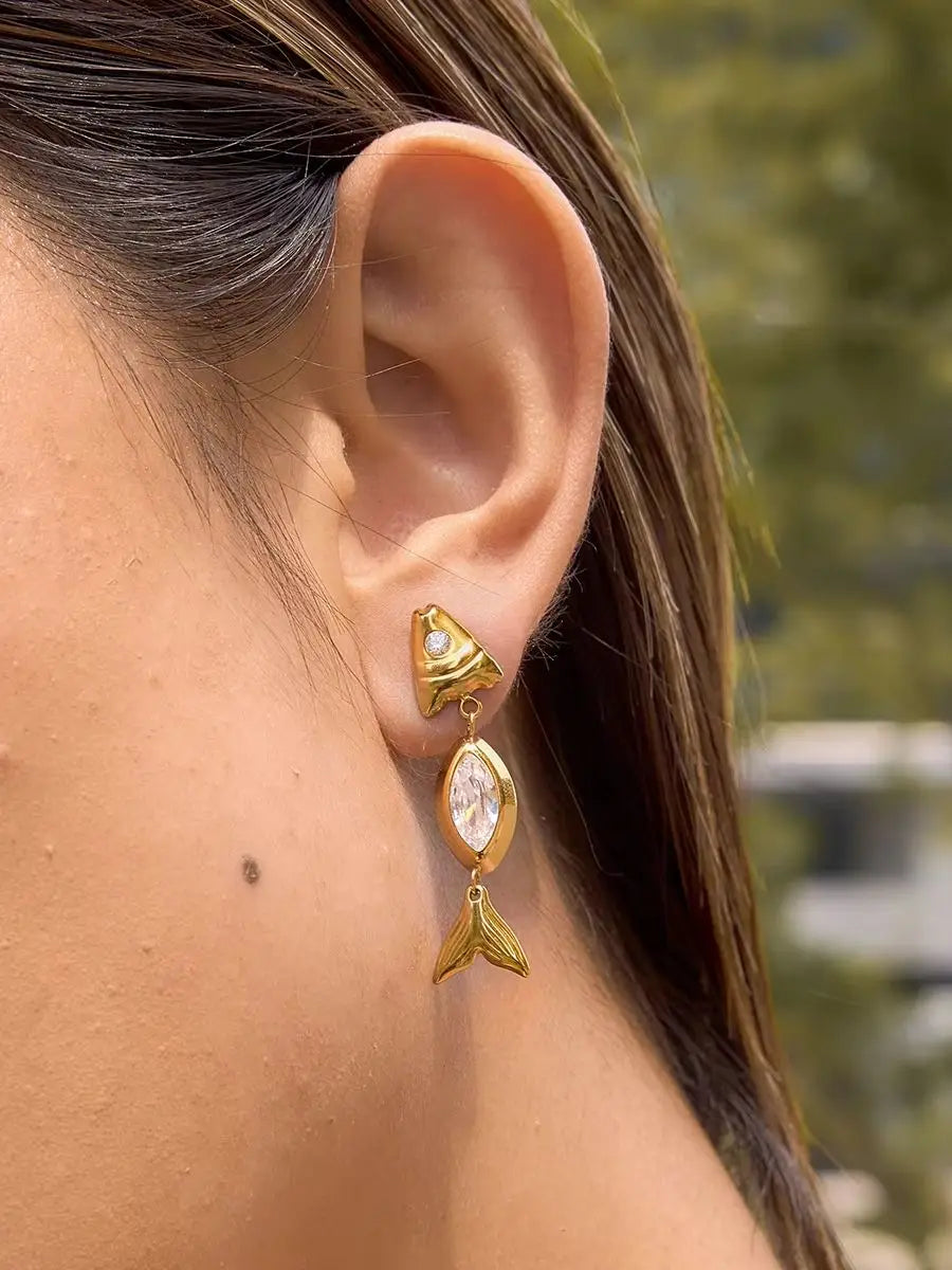 Kika Classic White Horse Eye Zircon Fish Pendant Earrings