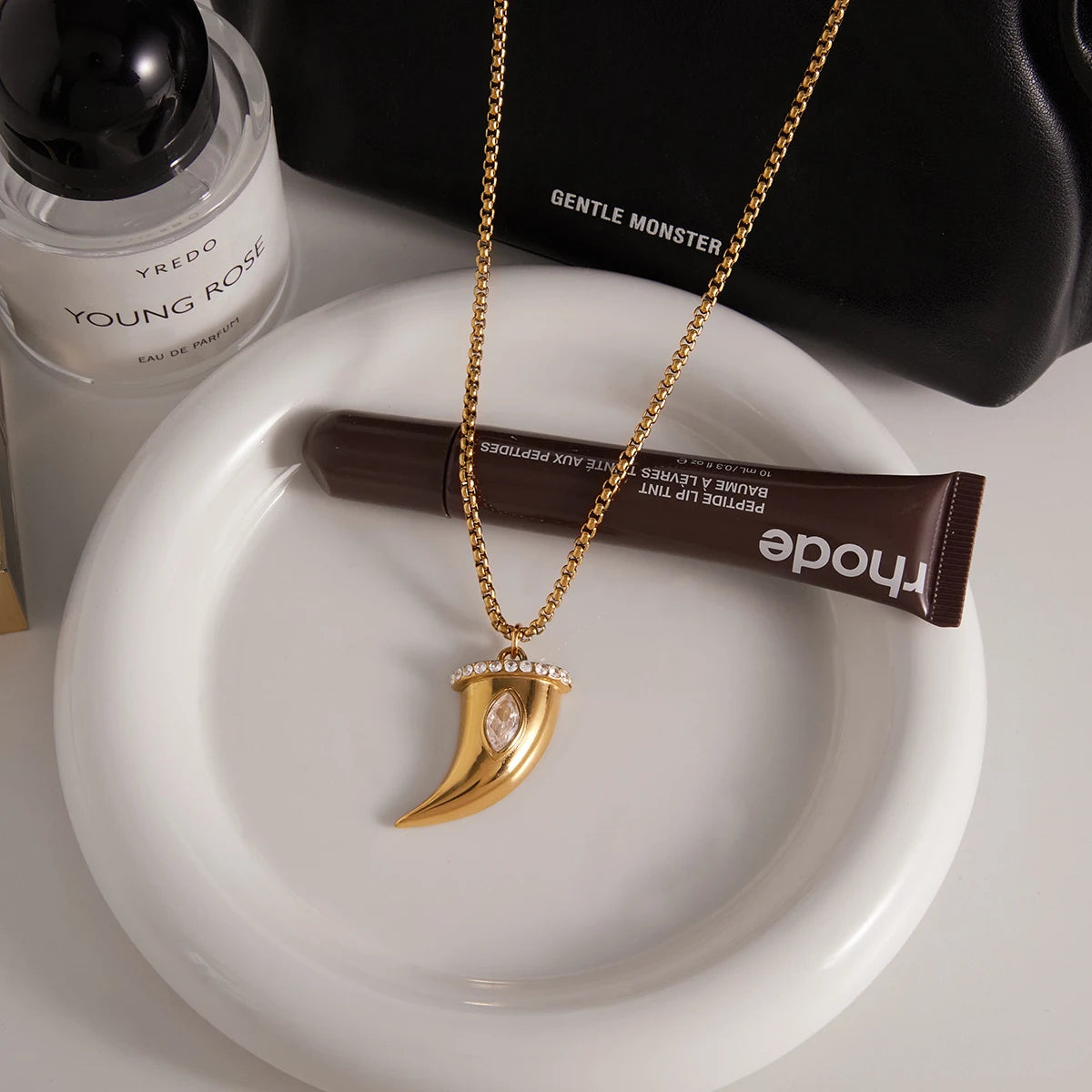 Kika Creative Large White Zircon Cow Horn Pendant Necklace