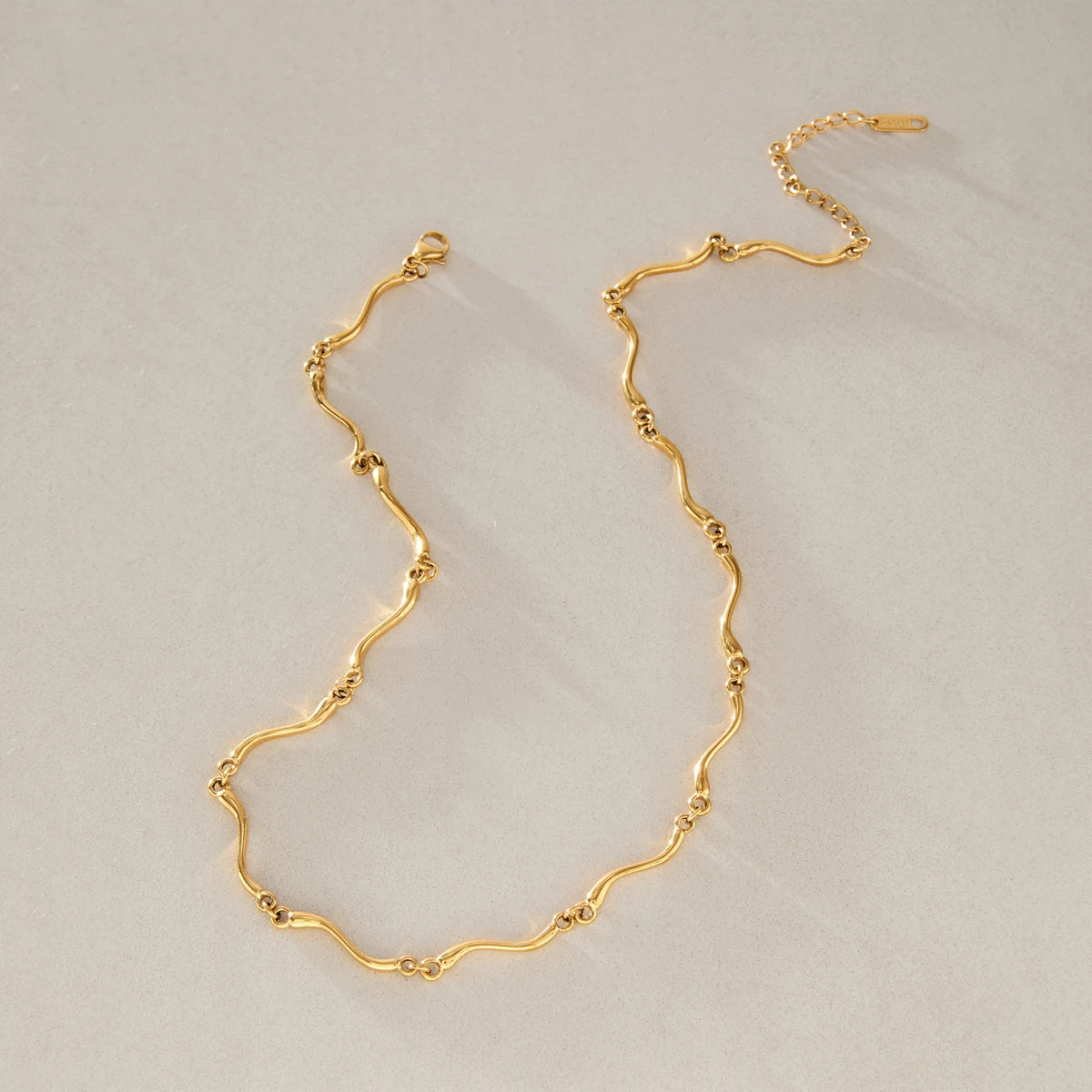 KIKA Classic Wave Shape Chain Necklace For Women Minimalist 18K Gold PVD Plated Stainless Steel Necklace Fashion Jewelry Gift