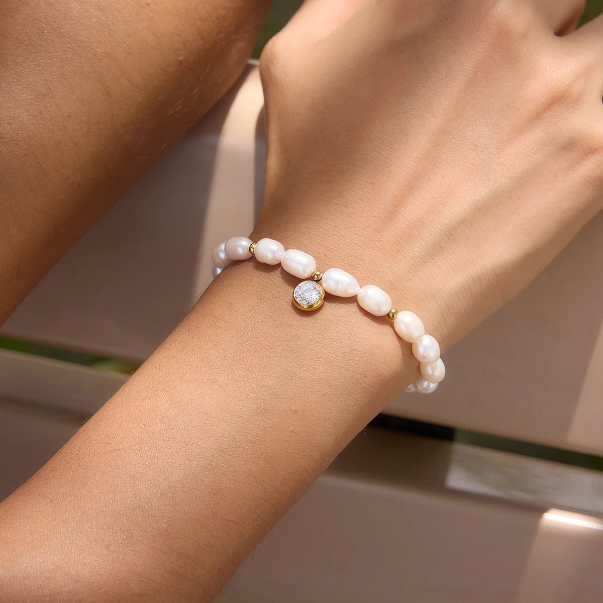 Kika Elegant Freshwater Pearl Chain Round Zircon Charm Bracelet