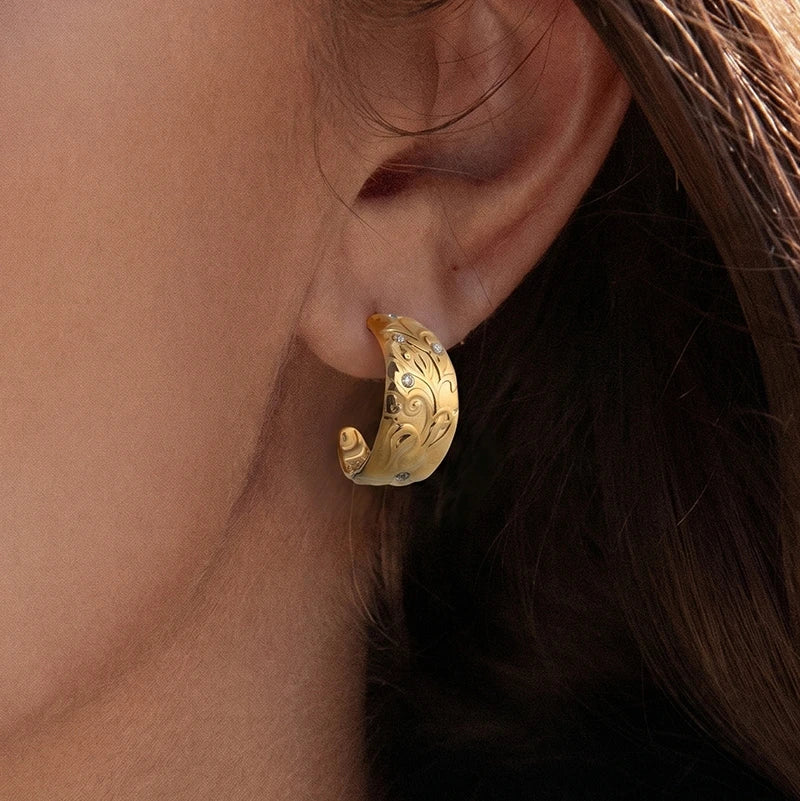 Kika Vintage Geometric C Shape Stud Earrings
