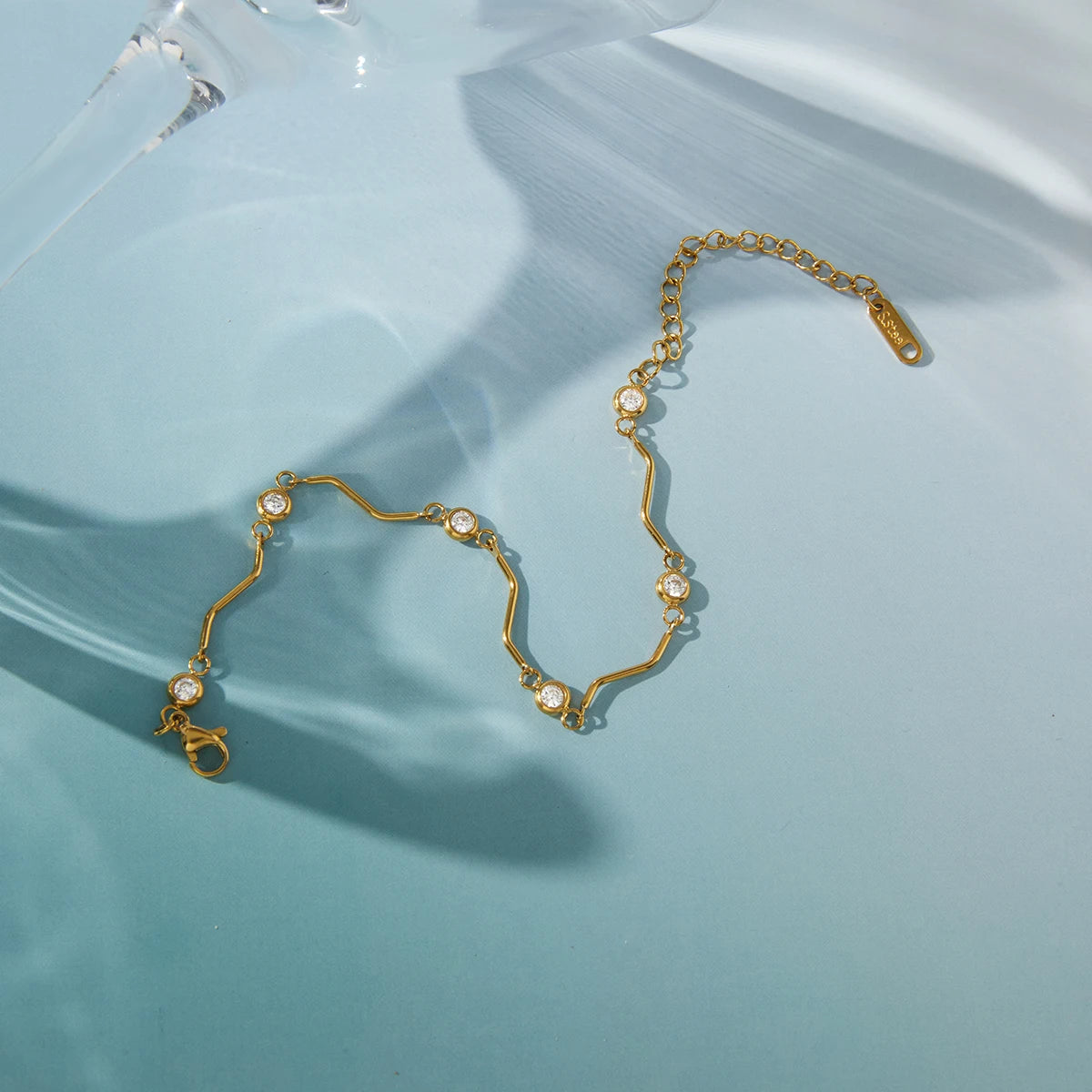 Classic Wavy Chain White Round Zircon Bracelet