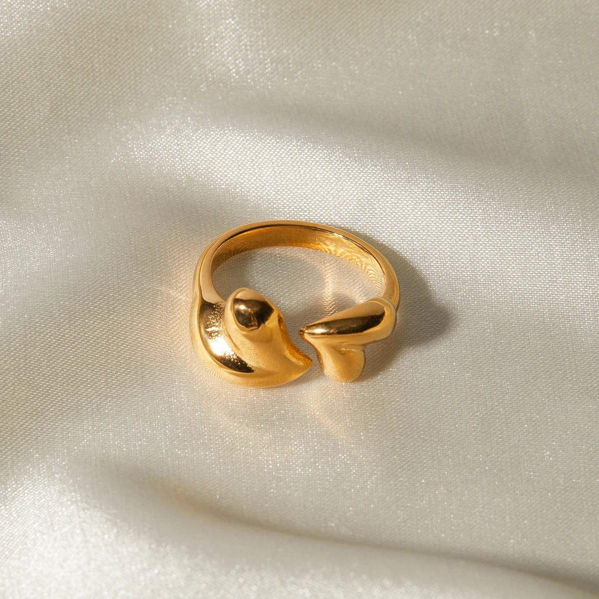 Kika 18K Gold Plated Stainless Steel Asymmetrical Heart-shaped Open Ring
