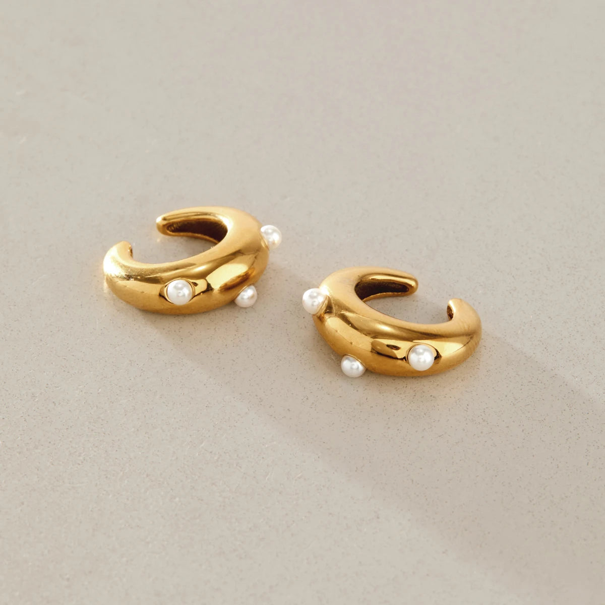 KIKA Elegant Imitation Pearl Non-piercing Ear Clips For Women 18K Gold PVD Plated Stainless Steel Earrings Fashion Jewelry
