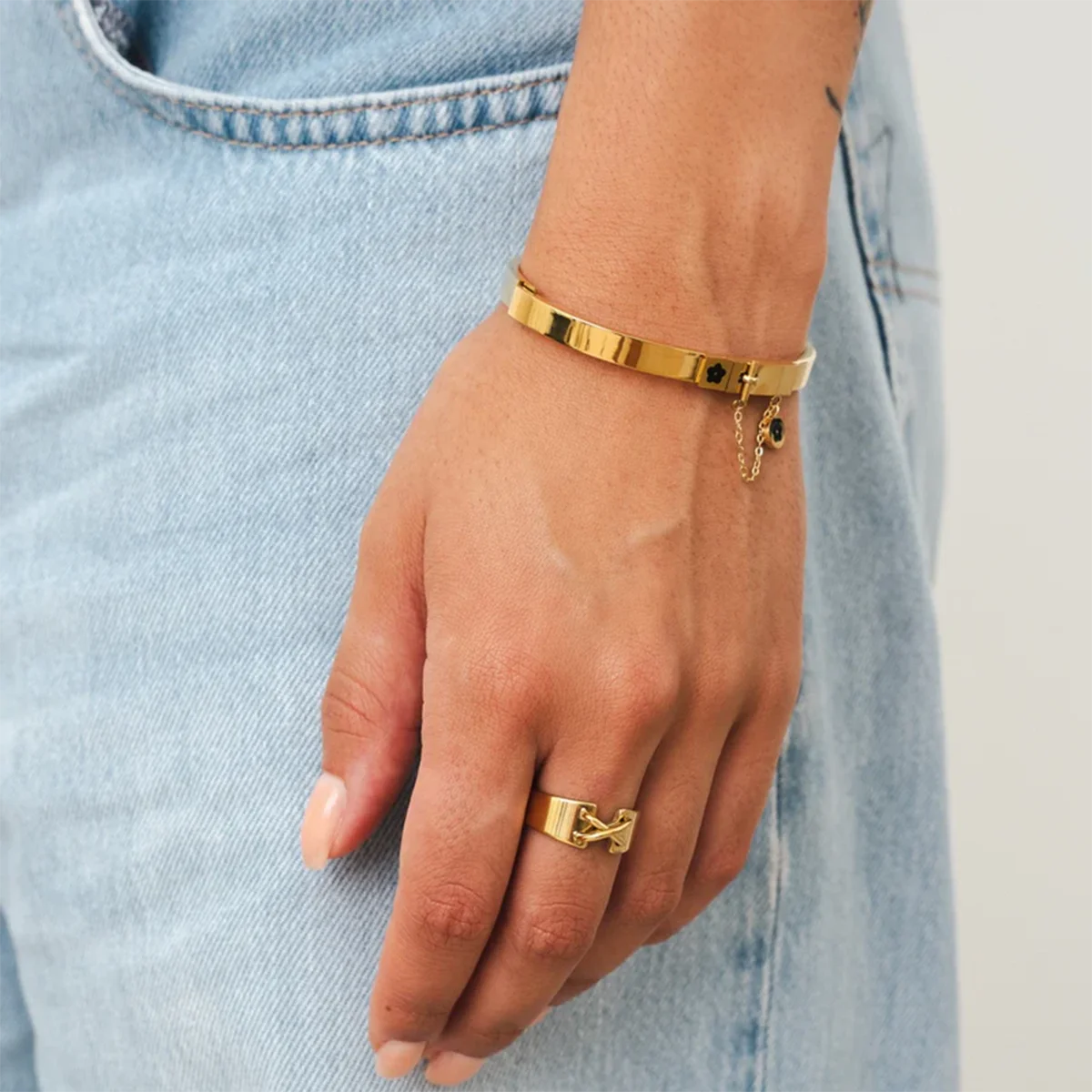 Kika Stainless Steel Band Cross Thick Ring Metal High Quality 18K Gold Plated Hypoallergenic Waterproof Fashion Jewelry Gift