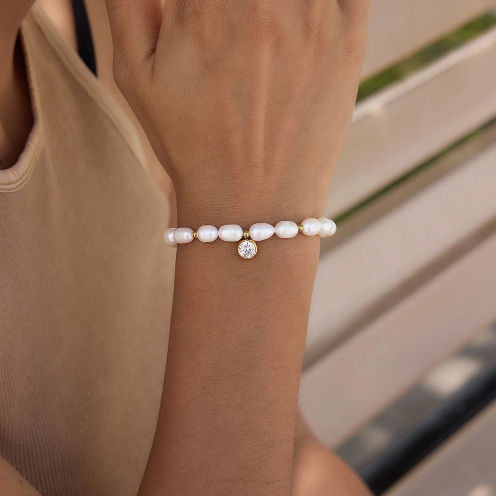Kika Elegant Freshwater Pearl Chain Round Zircon Charm Bracelet