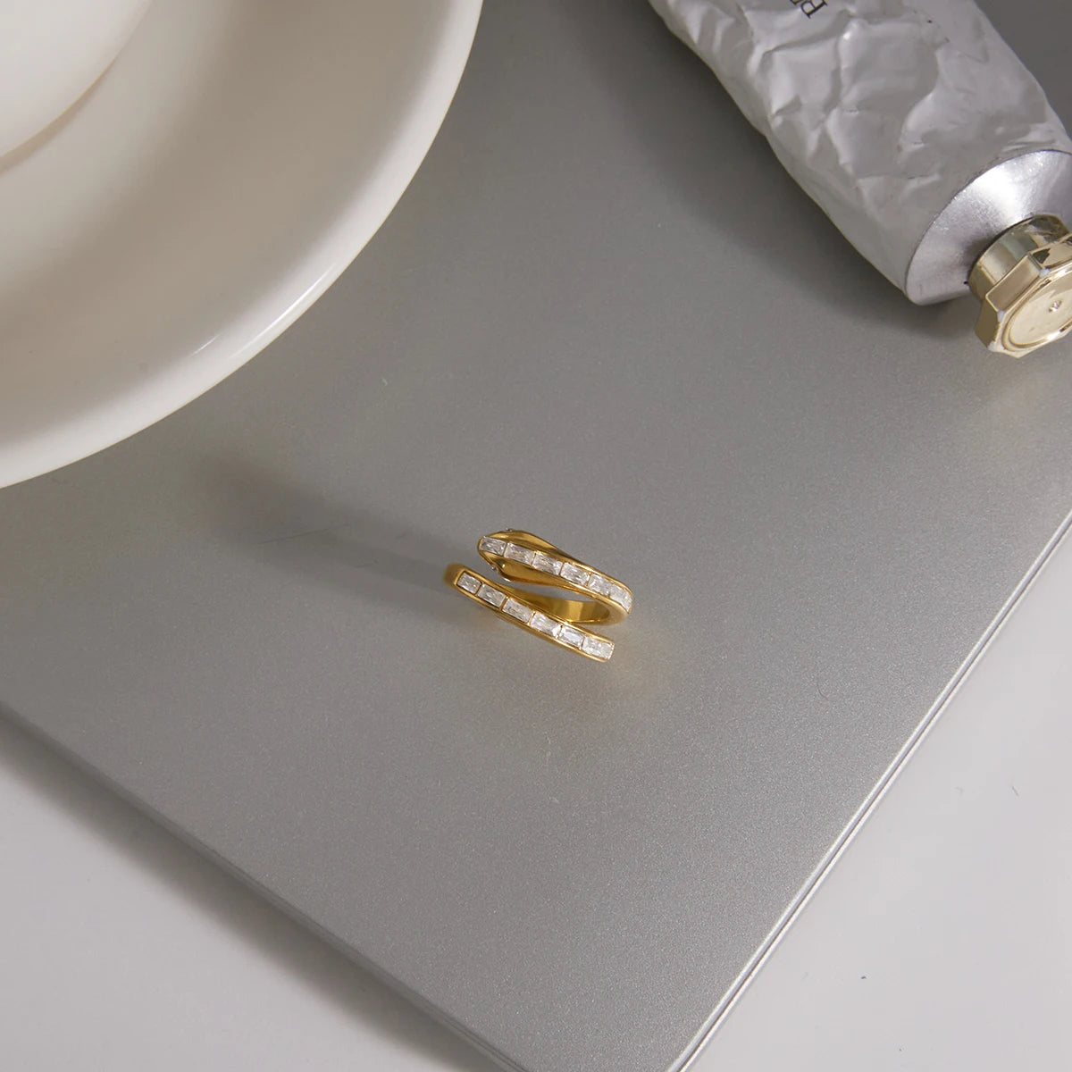 Kika Classic Full Crystal Snake Shape Open Rings