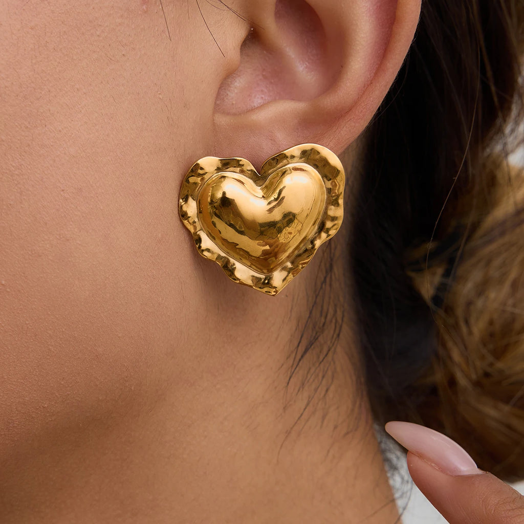 Hammer Pattern Fat Drum Heart Ear Studs