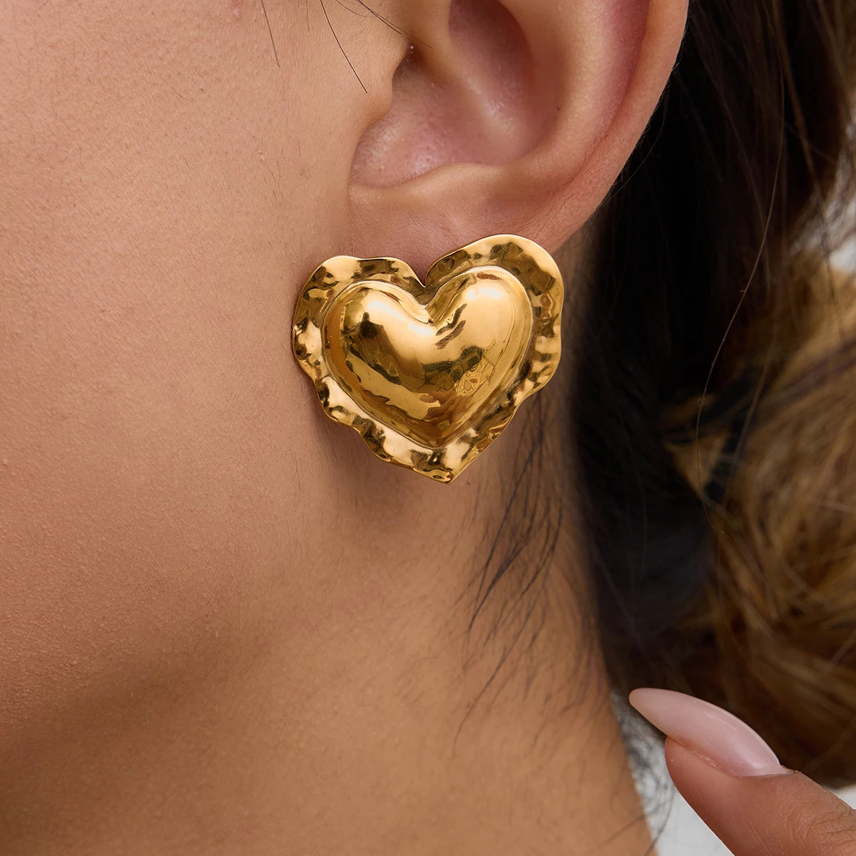 Hammer Pattern Fat Drum Heart Ear Studs