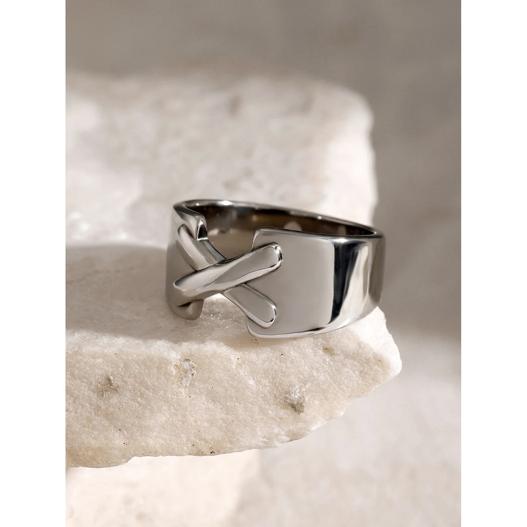 Kika Stainless Steel Band Cross Thick Ring Metal High Quality 18K Gold Plated Hypoallergenic Waterproof Fashion Jewelry Gift