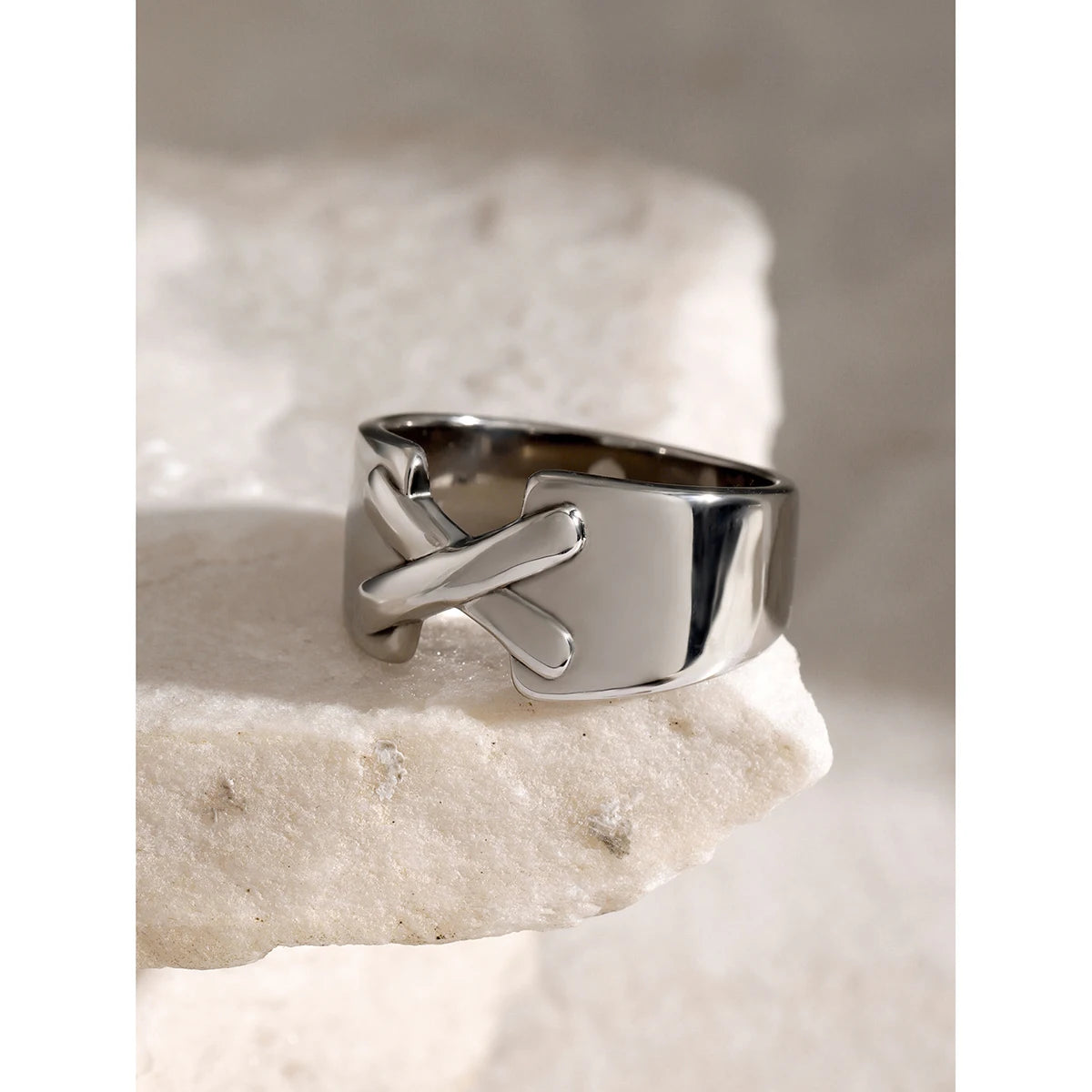 Kika Stainless Steel Band Cross Thick Ring Metal High Quality 18K Gold Plated Hypoallergenic Waterproof Fashion Jewelry Gift