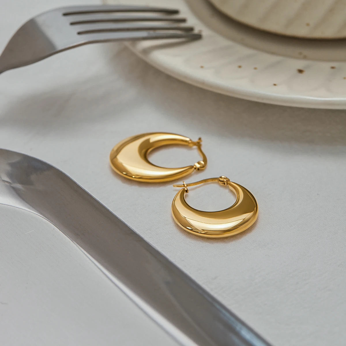 Kika Simple Classic 18K Gold Color Plated Stainless Steel U-shaped Earrings