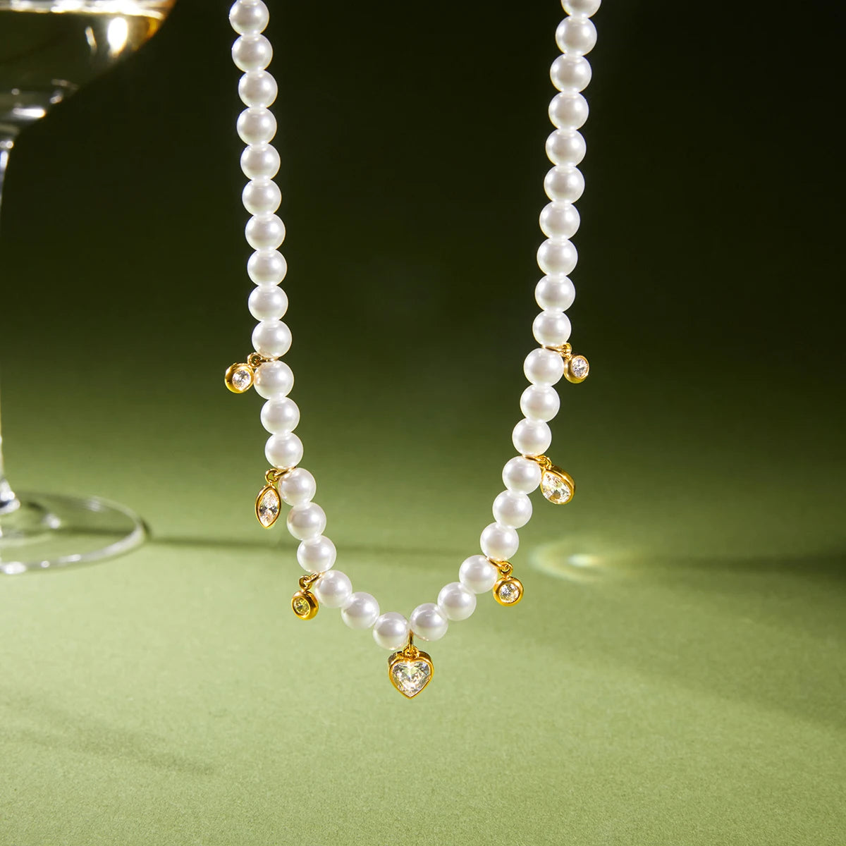 Delicate Heart Waterdrop Zircons Pendant With Imitation Pearls