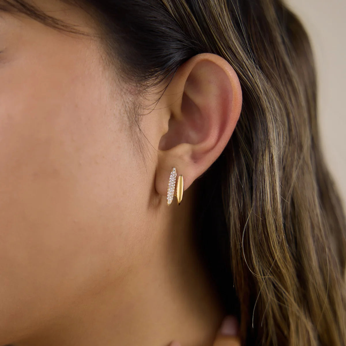 Kika Delicate Double Layered Lines Design Earrings