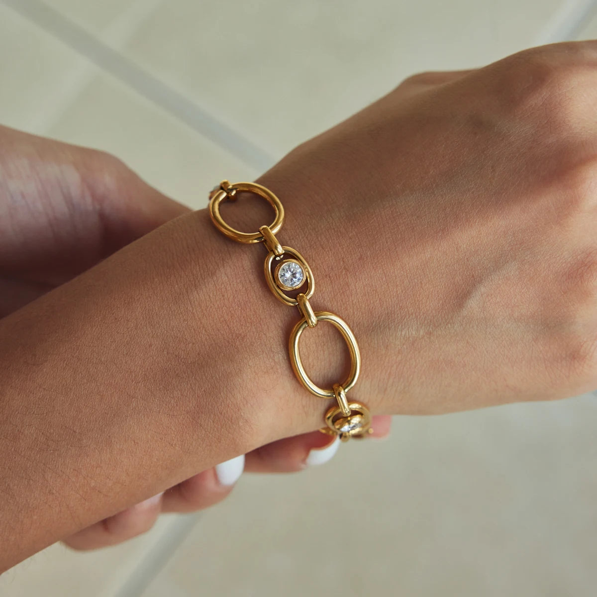 KIKA Classic Zircon Hollow Chain Bracelet For Women Minimalist 18K Gold Plated Stainless Steel Bracelet Fashion Jewelry Gift