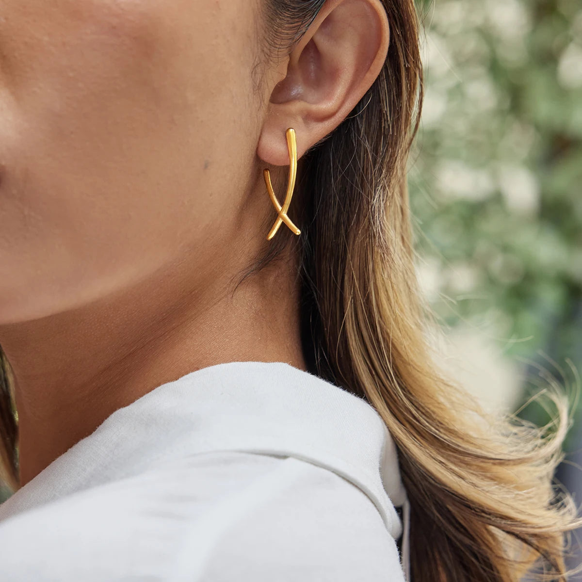 Minimalist Geometric Lines Cross Chain Earring