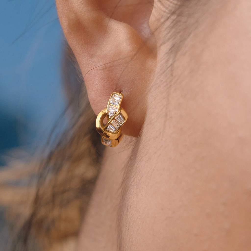 Kika Delicate Zircon Knotted Stud 18K Gold PVD Plated Stainless Steel